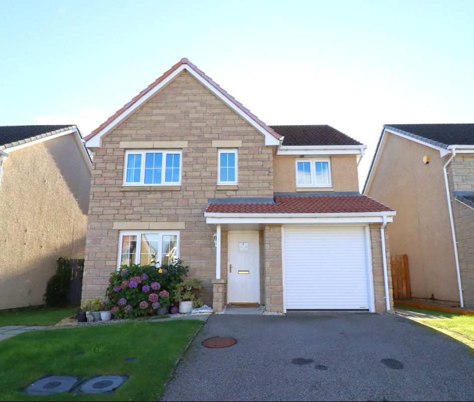 7 Woodlands Grove Westhill Inverness IV2&nbsp;5DU